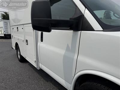2016 Chevrolet Express 3500 10' Utility   - Photo 22 - Mount Joy, PA 17552