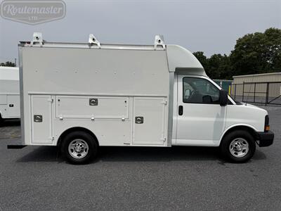 2016 Chevrolet Express 3500 10' Utility   - Photo 24 - Mount Joy, PA 17552
