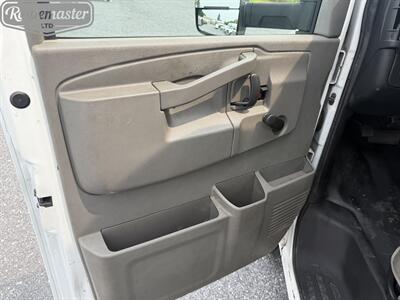 2016 Chevrolet Express 3500 10' Utility   - Photo 5 - Mount Joy, PA 17552