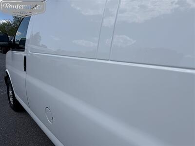 2017 Chevrolet Express 2500 Cargo   - Photo 2 - Mount Joy, PA 17552