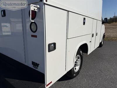 2015 Chevrolet Express 3500 10' KUV - Photo 22 - Mount Joy, PA 17552