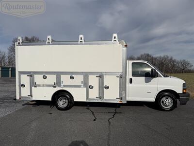 2019 Chevrolet Express 3500 14' Utility   - Photo 5 - Mount Joy, PA 17552