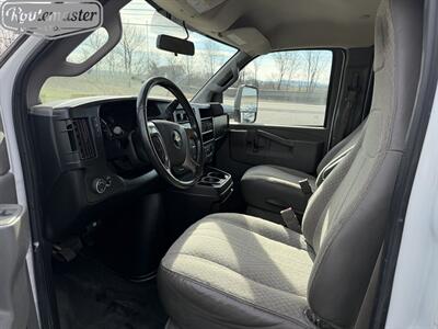 2019 Chevrolet Express 3500 14' Utility   - Photo 18 - Mount Joy, PA 17552