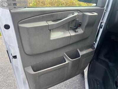 2016 GMC Savana 3500 Cargo   - Photo 27 - Mount Joy, PA 17552