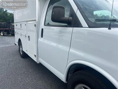 2017 Chevrolet Express 3500 10' Utility   - Photo 4 - Mount Joy, PA 17552