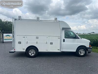 2017 Chevrolet Express 3500 10' Utility   - Photo 6 - Mount Joy, PA 17552
