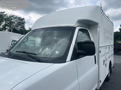 2017 Chevrolet Express 3500 10' Utility   - Photo 32 - Mount Joy, PA 17552