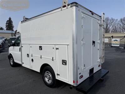 2018 Chevrolet Express 3500 10' Utility   - Photo 6 - Mount Joy, PA 17552