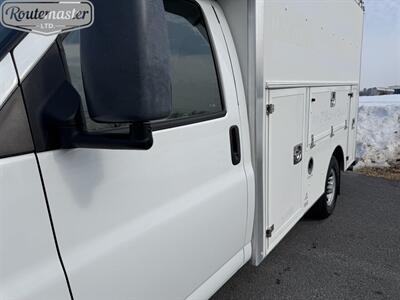 2018 Chevrolet Express 3500 10' Utility   - Photo 4 - Mount Joy, PA 17552