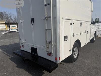 2018 Chevrolet Express 3500 10' Utility   - Photo 17 - Mount Joy, PA 17552