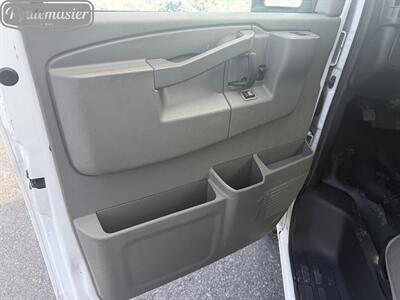 2018 Chevrolet Express 3500 10' Utility   - Photo 25 - Mount Joy, PA 17552