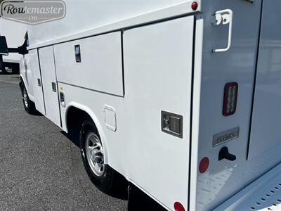 2018 Chevrolet Express 3500 11' Utility   - Photo 33 - Mount Joy, PA 17552