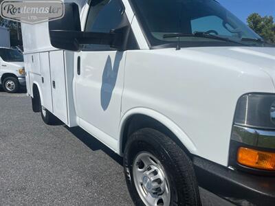 2018 Chevrolet Express 3500 11' Utility   - Photo 3 - Mount Joy, PA 17552