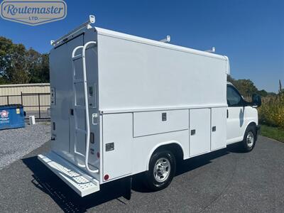 2018 Chevrolet Express 3500 11' Utility   - Photo 6 - Mount Joy, PA 17552