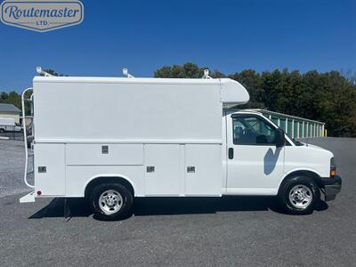 2018 Chevrolet Express 3500 11' Utility   - Photo 5 - Mount Joy, PA 17552