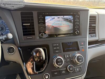 2019 Toyota Sienna XLE Handicap - Photo 5 - Mount Joy, PA 17552