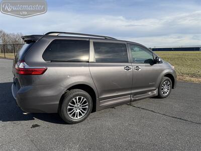 2019 Toyota Sienna XLE Handicap   - Photo 11 - Mount Joy, PA 17552