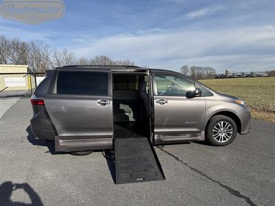 2019 Toyota Sienna XLE Handicap   - Photo 18 - Mount Joy, PA 17552