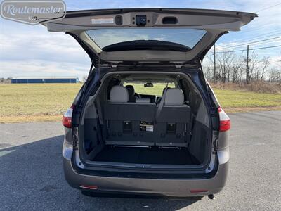 2019 Toyota Sienna XLE Handicap   - Photo 14 - Mount Joy, PA 17552