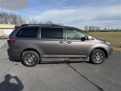 2019 Toyota Sienna XLE Handicap   - Photo 10 - Mount Joy, PA 17552