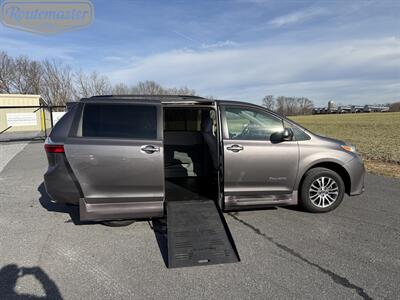 2019 Toyota Sienna XLE Handicap - Photo 1 - Mount Joy, PA 17552