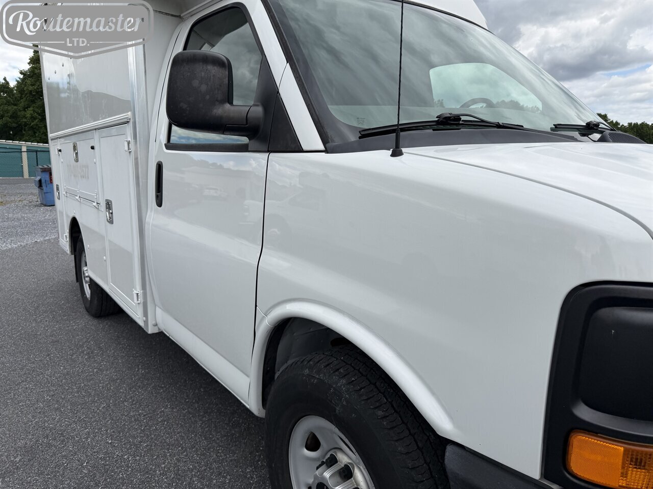 2012 GMC Savana 3500 10' Utility - Photo 3 - Mount Joy, PA 17552