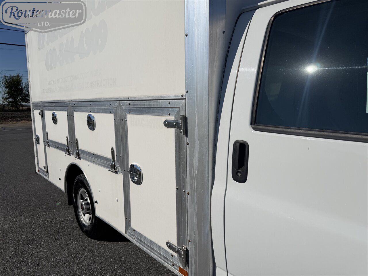 2020 GMC Savana 3500 12' Utility - Photo 14 - Mount Joy, PA 17552