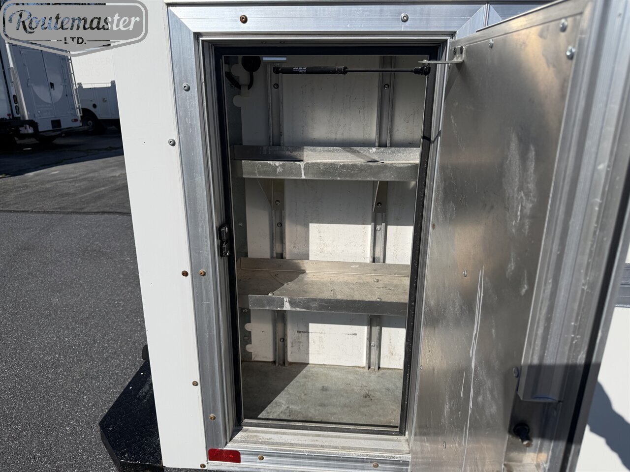 2020 GMC Savana 3500 12' Utility - Photo 22 - Mount Joy, PA 17552