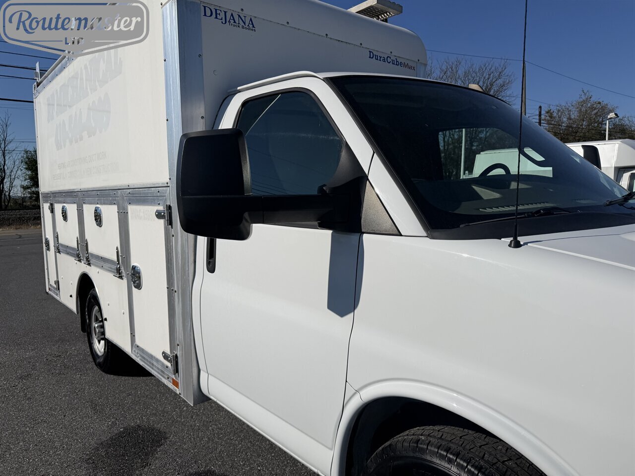 2020 GMC Savana 3500 12' Utility - Photo 5 - Mount Joy, PA 17552