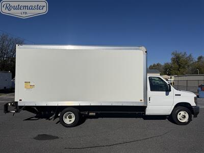 2022 Ford E-Series Van E-350 15' Box   - Photo 8 - Mount Joy, PA 17552