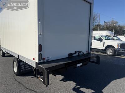 2022 Ford E-Series Van E-350 15' Box   - Photo 31 - Mount Joy, PA 17552