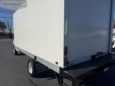 2022 Ford E-Series Van E-350 15' Box   - Photo 33 - Mount Joy, PA 17552
