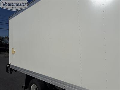 2022 Ford E-Series Van E-350 15' Box   - Photo 7 - Mount Joy, PA 17552