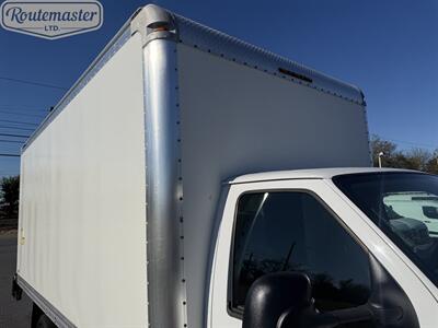 2022 Ford E-Series Van E-350 15' Box   - Photo 5 - Mount Joy, PA 17552