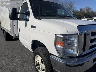 2022 Ford E-Series Van E-350 15' Box   - Photo 3 - Mount Joy, PA 17552