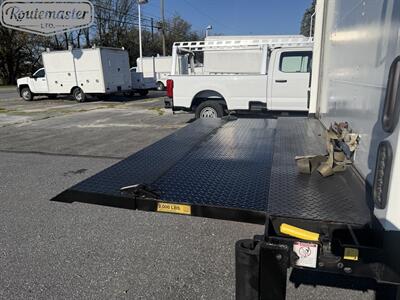 2022 Ford E-Series Van E-350 15' Box   - Photo 14 - Mount Joy, PA 17552
