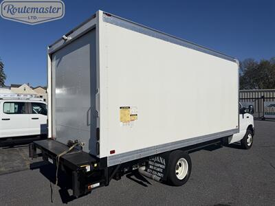 2022 Ford E-Series Van E-350 15' Box   - Photo 9 - Mount Joy, PA 17552