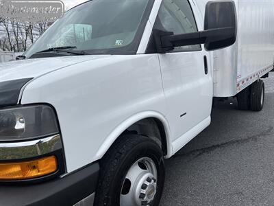 2018 Chevrolet Express 3500 16' Box   - Photo 19 - Mount Joy, PA 17552