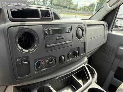 2019 Ford E-Series Van E-450 14' Utility   - Photo 2 - Mount Joy, PA 17552