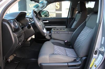 2018 Toyota Tundra SR5 CREW MAX - Photo 17 - Lexington, SC 29073