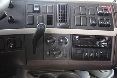 2005 Volvo VN VNL   - Photo 18 - Lexington, SC 29073
