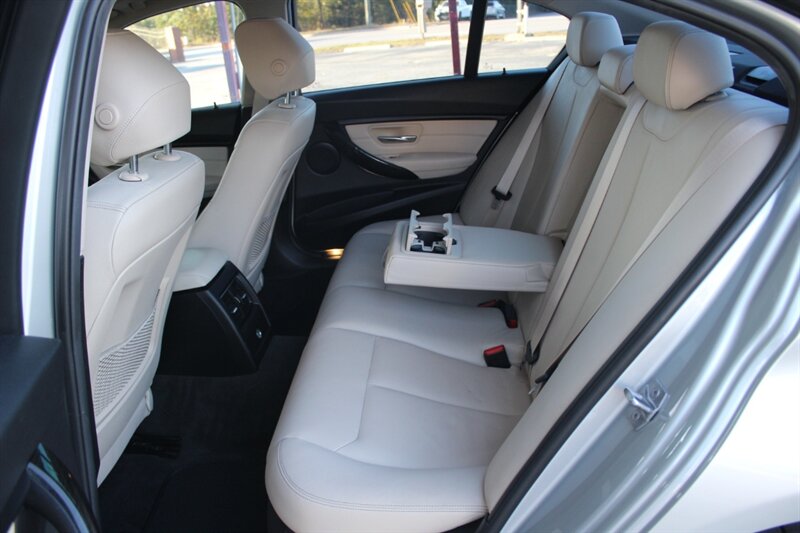 2018 BMW 320i - Photo 16 - Lexington, SC 29073