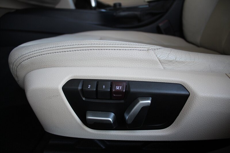 2018 BMW 320i - Photo 13 - Lexington, SC 29073