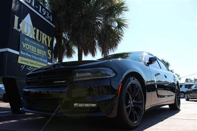 2018 Dodge Charger SXT Plus Sedan