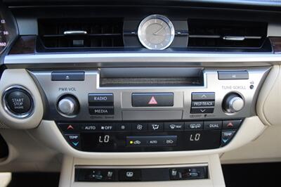 2015 Lexus ES 350   - Photo 30 - Lexington, SC 29073