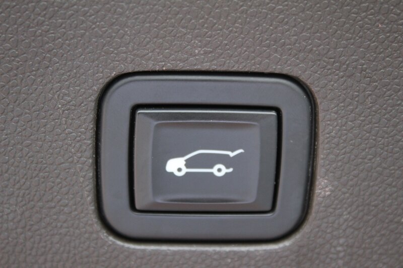2021 GMC Yukon XL SLT - Photo 24 - Lexington, SC 29073