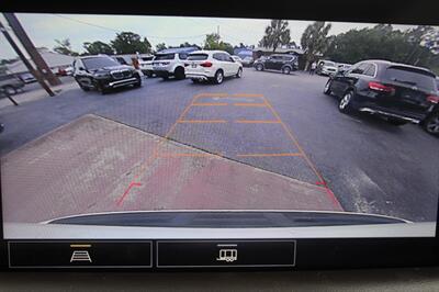 2021 GMC Yukon XL SLT - Photo 39 - Lexington, SC 29073