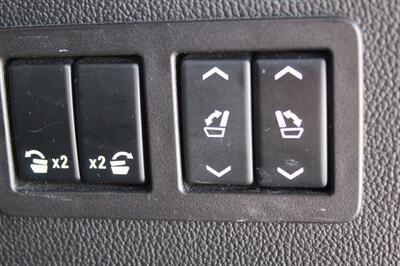 2020 Cadillac Escalade ESV Platinum   - Photo 26 - Lexington, SC 29073