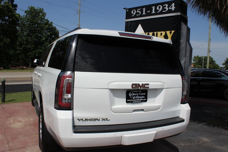 2020 GMC Yukon XL SLT - Photo 11 - Lexington, SC 29073