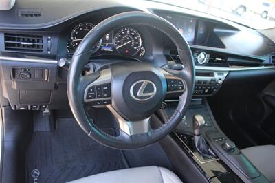2016 Lexus ES 350   - Photo 19 - Lexington, SC 29073